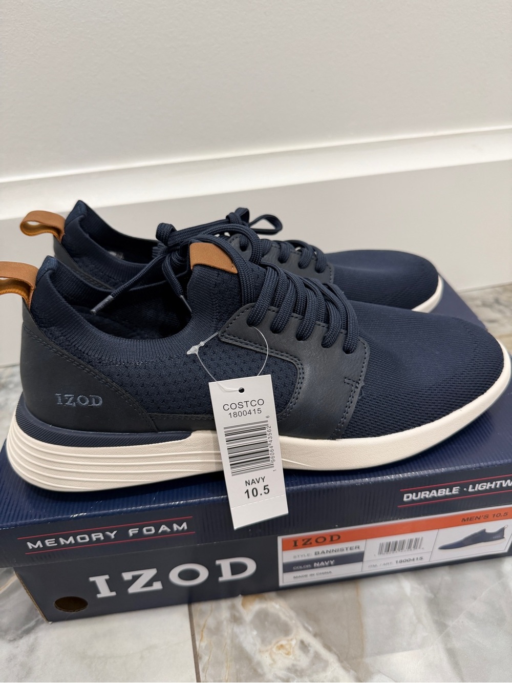 IZOD Men’s Bannister Sneakers NWT Navy Blue Size 10.5